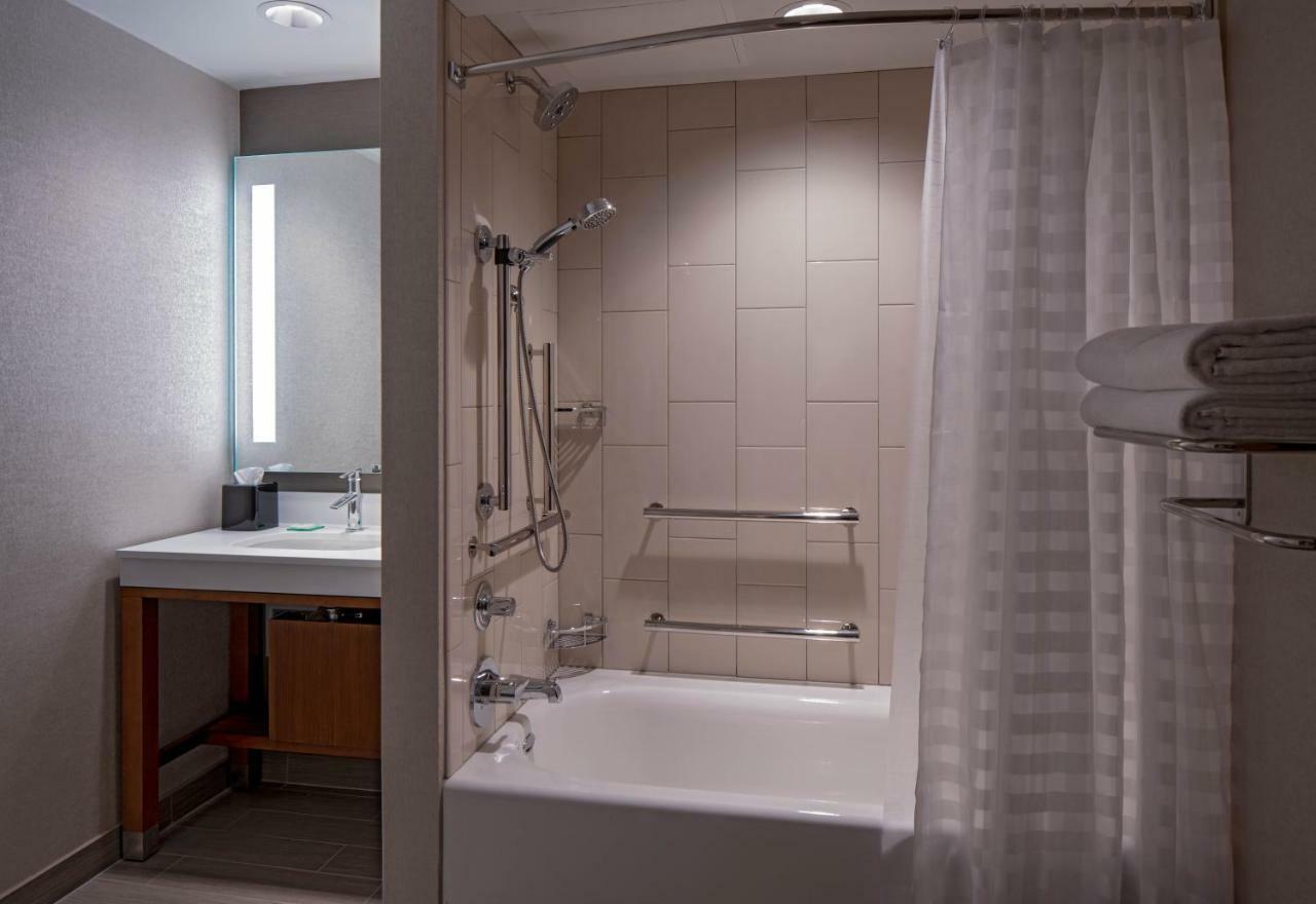 ไฮแอท เพลส อินเดียนาโพลิส ดาวน์ทาวน์ Hotel ภายนอก รูปภาพ